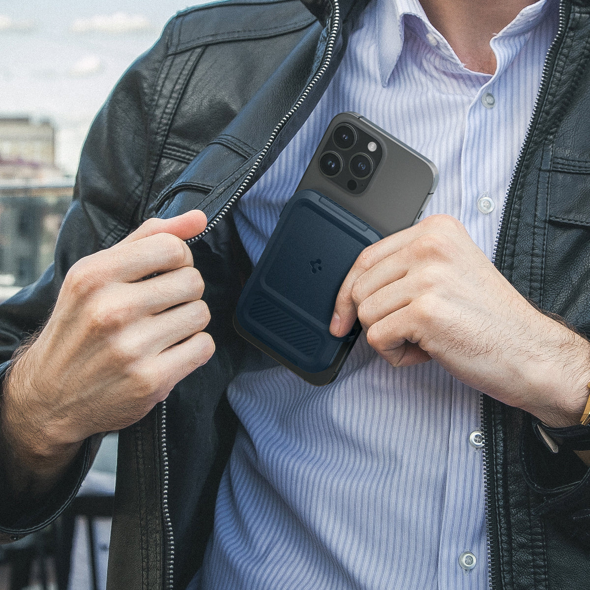 Spigen MagSafe Card Holder – Lock Fit (MagFit)
