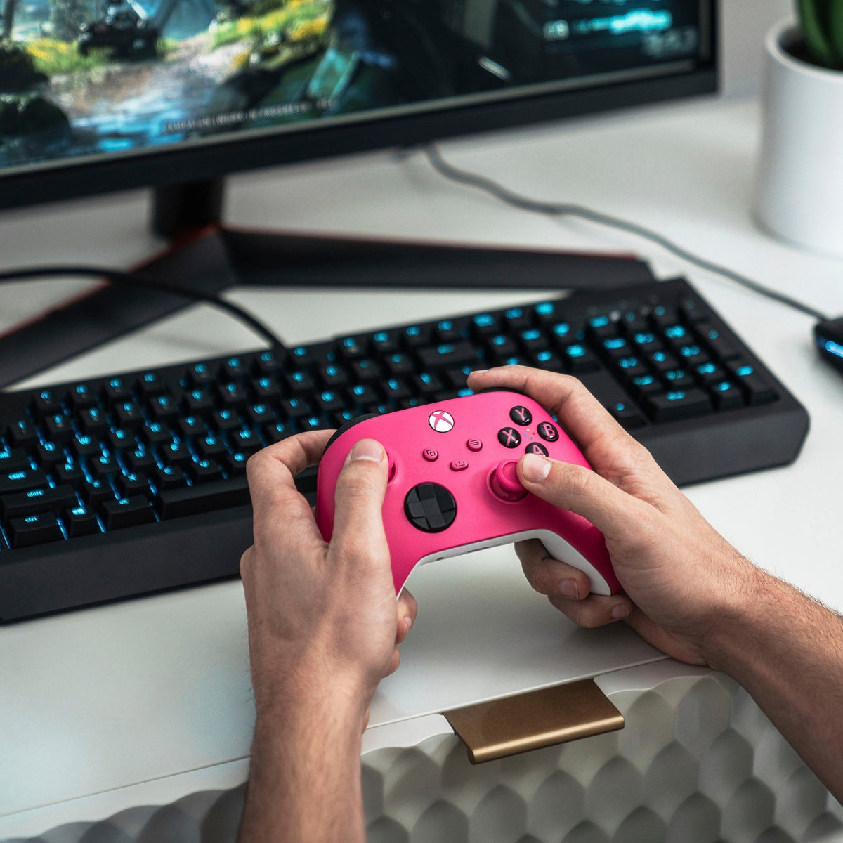 Xbox Wireless Controller - Deep Pink Special Edition [Xbox Series X/S + One + Windows PC]
